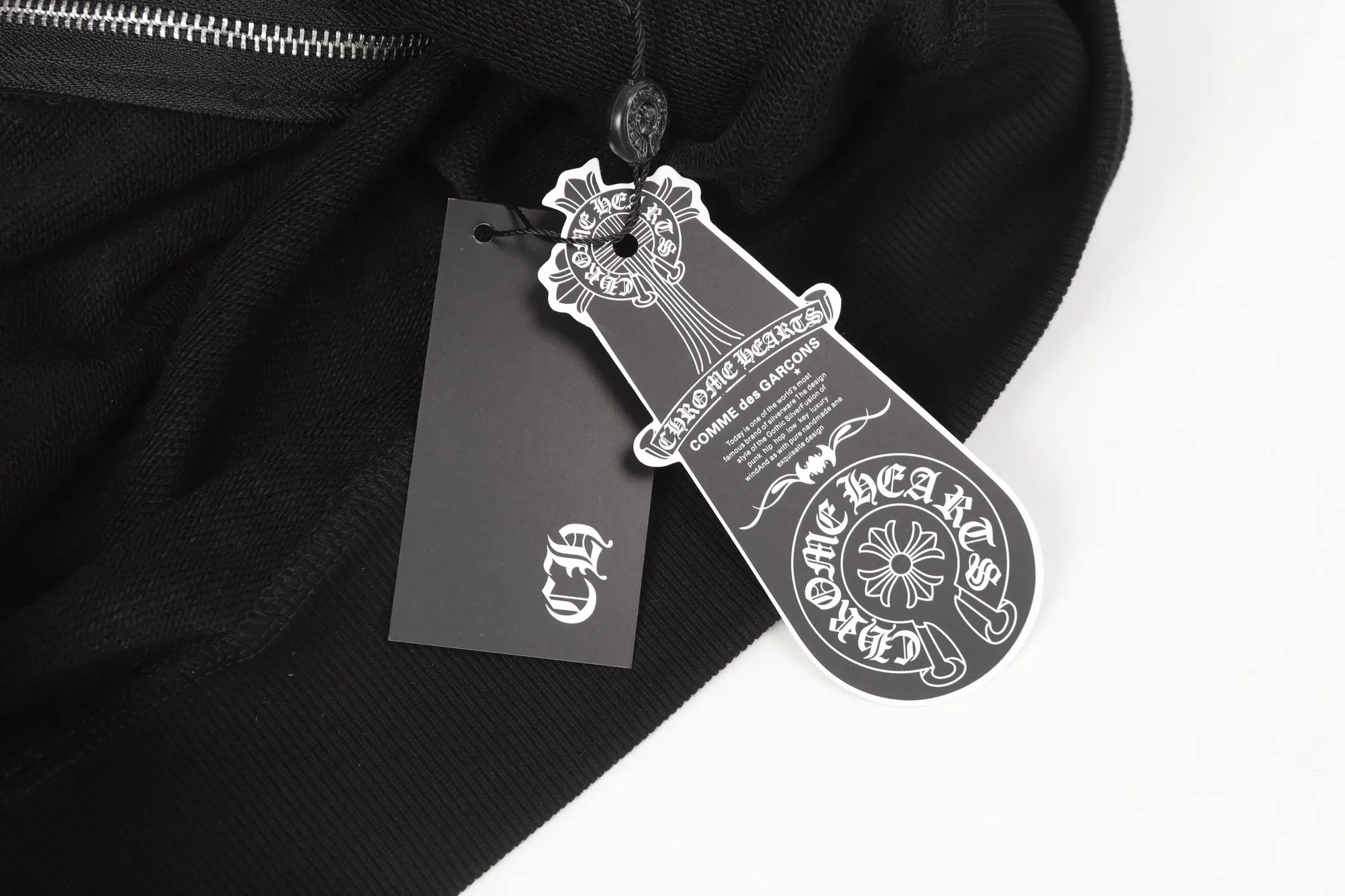 P250 cross-border model, please do not place an order if you are pursuing quality - Chrome Hearts/Chrome Hearts Colorful Cross ✝️ Printed zipper sweatshirt cardigan jacket - High weight, high density and high quality. The wool is soft, delicate and skin-friendly. It feels soft and silky. It has excellent warmth and skin-friendly properties - Custom-woven and dyed, no color difference. No matter the fabric or workmanship details, it beats the ordinary version on the market - Hardware zipper accessories are all customized, full of details - Color: black white -Size: S M L XL